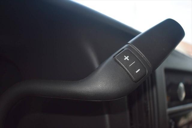 Photo of 2015 Summit White Chevrolet Express 2500