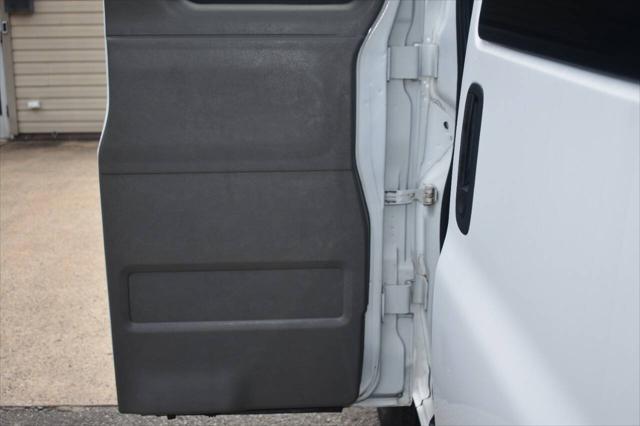Photo of 2015 Summit White Chevrolet Express 2500