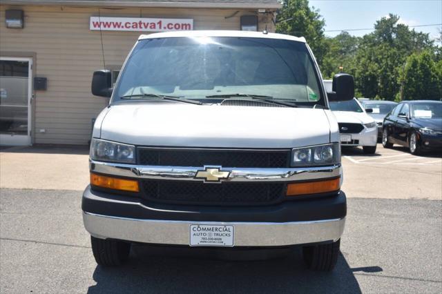 Photo of 2015 Summit White Chevrolet Express 2500