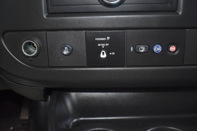 Photo of 2015 Summit White Chevrolet Express 2500