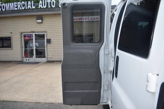Photo of 2015 Summit White Chevrolet Express 2500