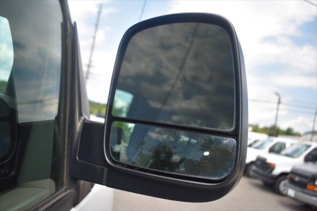 Photo of 2015 Summit White Chevrolet Express 2500