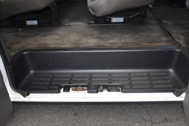 Photo of 2015 Summit White Chevrolet Express 2500