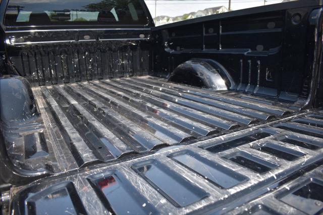 Photo of 2022 Black Chevrolet Colorado