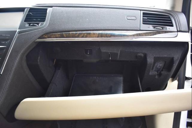 Photo of 2013 White Platinum Metallic Tri-Coat Lincoln MKS