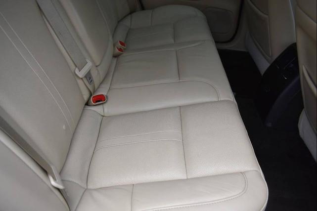 Photo of 2013 White Platinum Metallic Tri-Coat Lincoln MKS