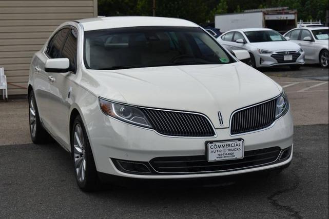 Photo of 2013 White Platinum Metallic Tri-Coat Lincoln MKS