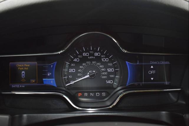 Photo of 2013 White Platinum Metallic Tri-Coat Lincoln MKS