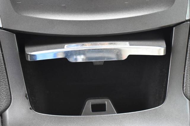 Photo of 2013 White Platinum Metallic Tri-Coat Lincoln MKS