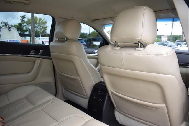 Photo of 2013 White Platinum Metallic Tri-Coat Lincoln MKS