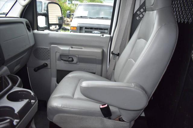 Photo of 2011 Oxford White Ford E150