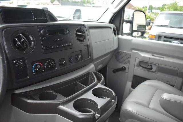 Photo of 2011 Oxford White Ford E150