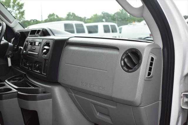 Photo of 2011 Oxford White Ford E150