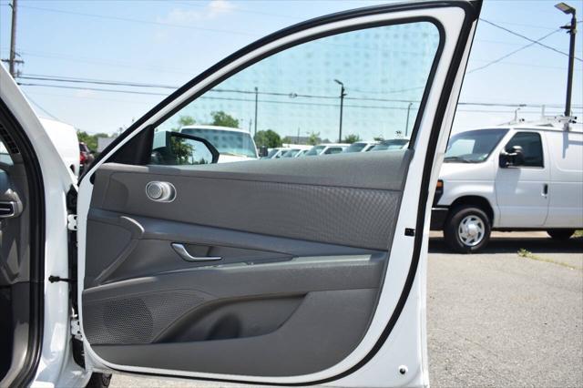 Photo of 2021 Quartz White Hyundai ELANTRA