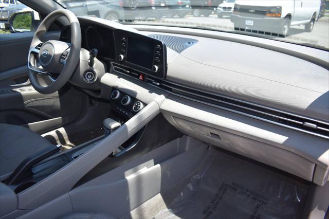 Photo of 2021 Quartz White Hyundai ELANTRA