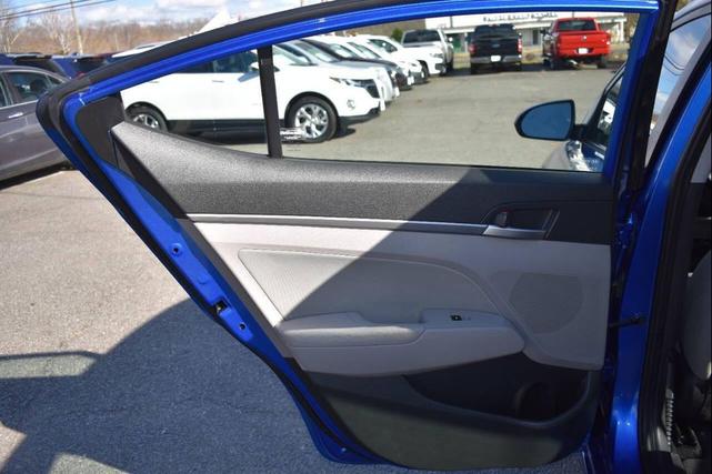 Photo of 2018 Blue Hyundai ELANTRA