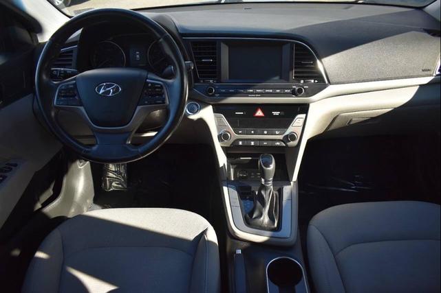 Photo of 2018 Blue Hyundai ELANTRA