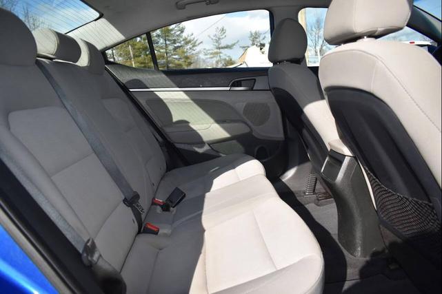 Photo of 2018 Blue Hyundai ELANTRA