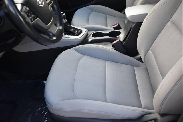 Photo of 2018 Blue Hyundai ELANTRA