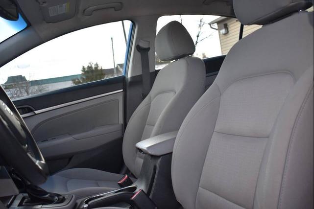 Photo of 2018 Blue Hyundai ELANTRA