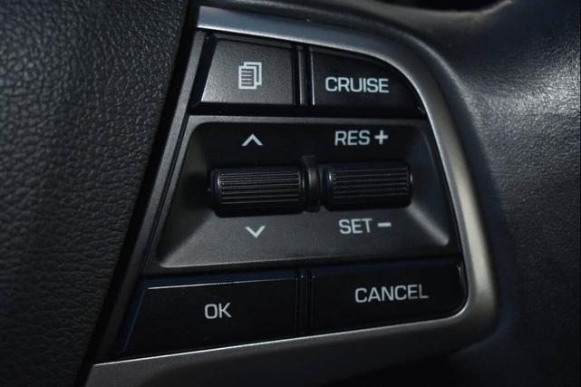 Photo of 2018 Blue Hyundai ELANTRA