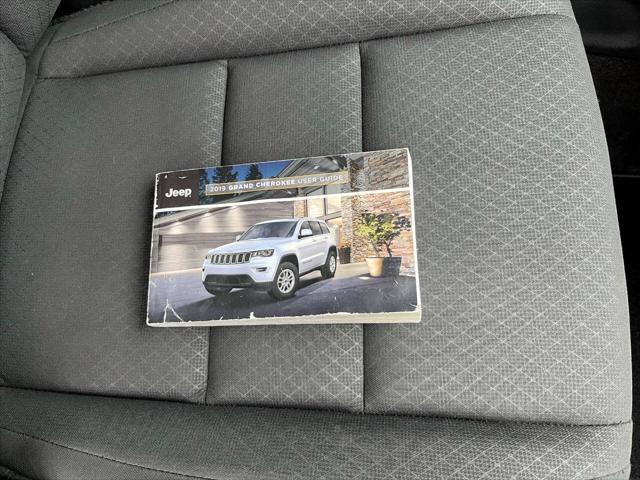 Photo of 2019 Gray (Granite Crystal Metallic) Jeep Grand Cherokee