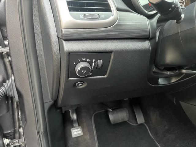 Photo of 2019 Gray (Granite Crystal Metallic) Jeep Grand Cherokee