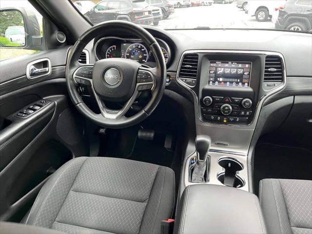Photo of 2019 Gray (Granite Crystal Metallic) Jeep Grand Cherokee