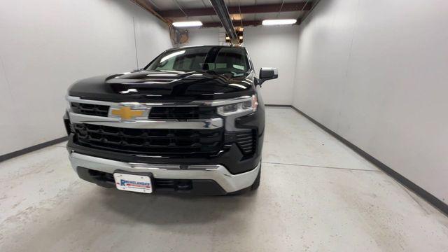 Photo of 2025 Black Chevrolet Silverado 1500