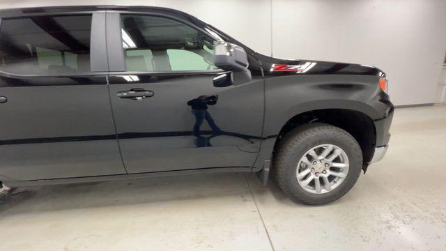 Photo of 2025 Black Chevrolet Silverado 1500