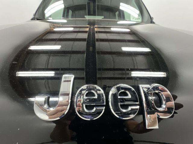Photo of 2022 Black Clearcoat Jeep Renegade