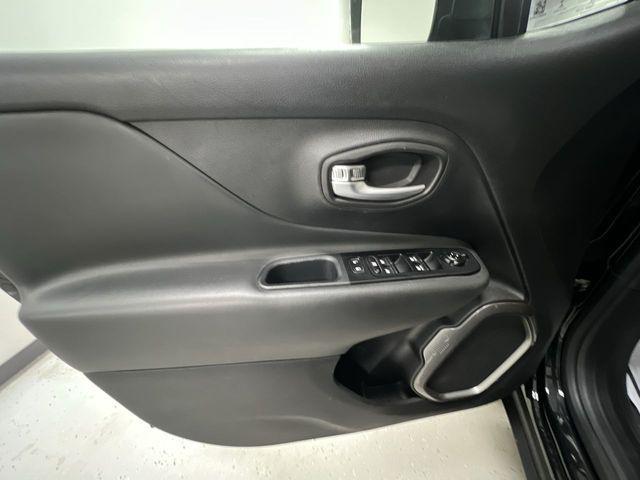 Photo of 2022 Black Clearcoat Jeep Renegade