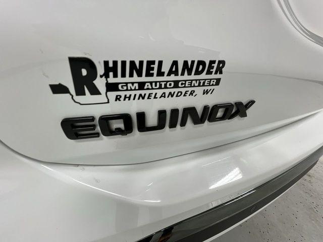 Photo of 2022 Summit White Chevrolet Equinox