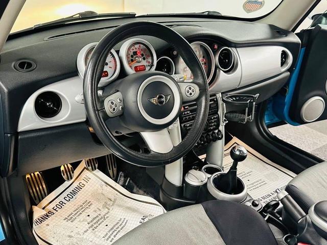 Photo of 2005 Electric Blue Metallic MINI Cooper S