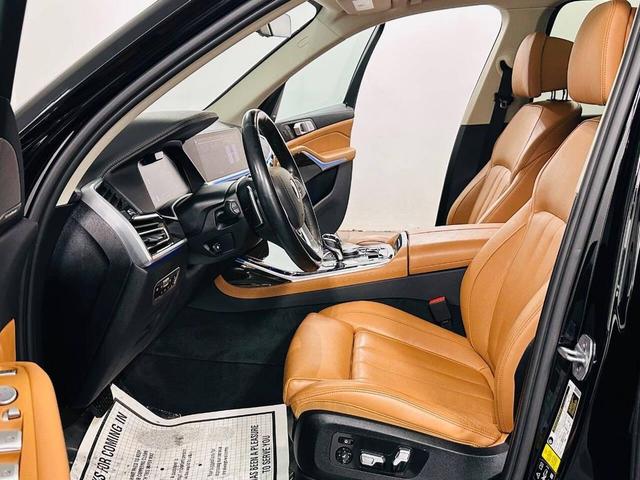 Photo of 2020 Black Sapphire Metallic BMW X7
