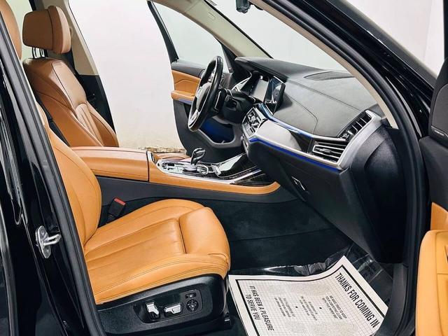 Photo of 2020 Black Sapphire Metallic BMW X7