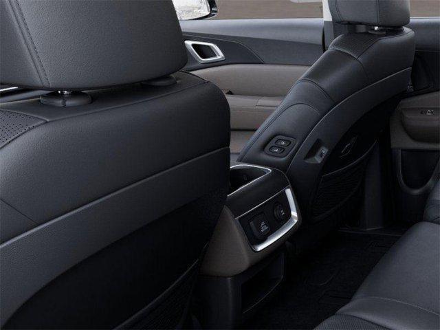 Photo of 2025 Flare Red Kia Carnival Hybrid