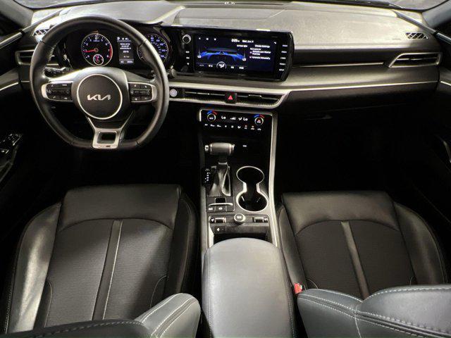 Photo of 2022 Wolf Gray Kia K5
