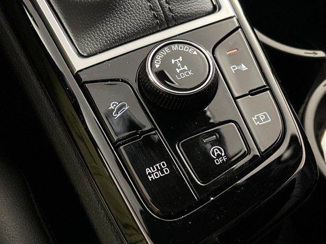 Photo of 2025 Glacial White Pearl Kia Sportage