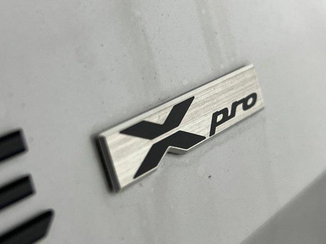 Photo of 2025 Glacial White Pearl Kia Sportage