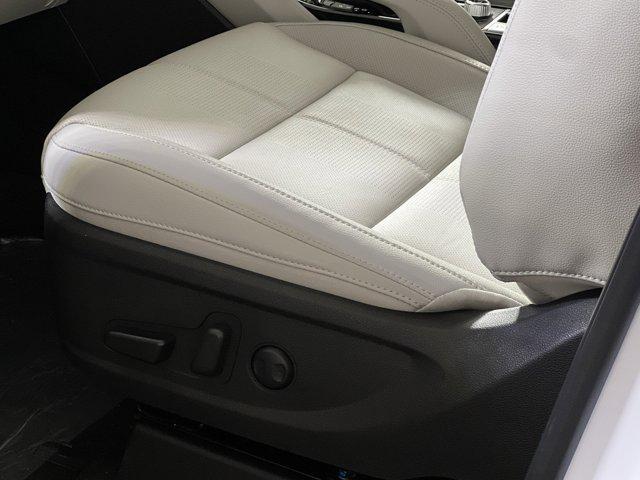 Photo of 2025 Glacial White Pearl Kia Telluride