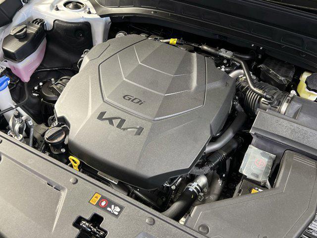 Photo of 2025 Glacial White Pearl Kia Telluride