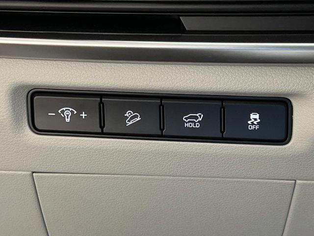 Photo of 2025 Glacial White Pearl Kia Telluride