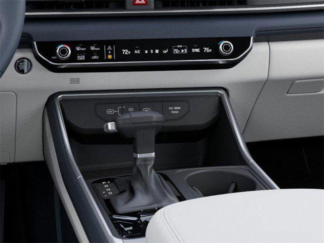 Photo of 2025 Snow White Pearl Kia Carnival