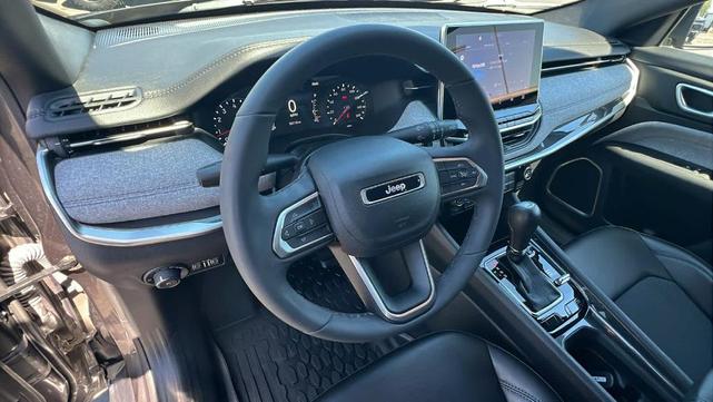 Photo of 2023 Granite Crystal Clearcoat Metallic Jeep Compass