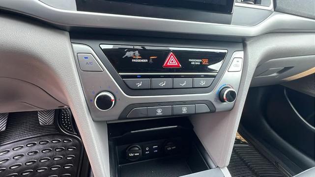 Photo of 2017 Quartz White Pearl Hyundai ELANTRA