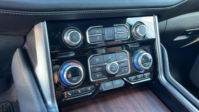 Photo of 2023 Onyx Black GMC Yukon XL