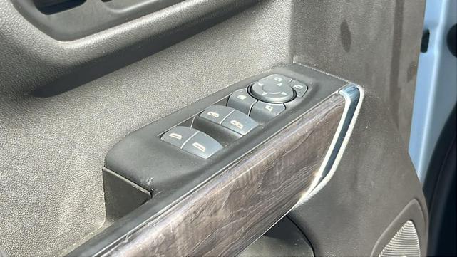 Photo of 2022 Silver Ice Metallic Chevrolet Silverado 1500 Limited