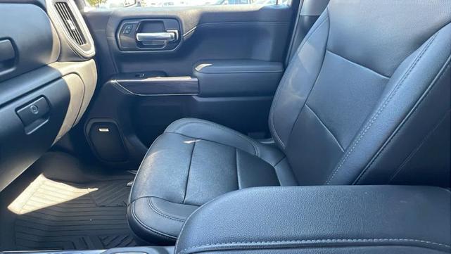 Photo of 2022 Silver Ice Metallic Chevrolet Silverado 1500 Limited