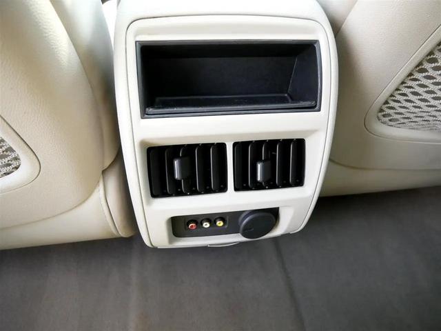 Photo of 2011 Brown Cadillac SRX